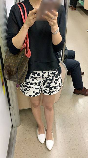 ブランド大好きなギャルお姉さんを真正面から近距離撮影　サンプル画像2