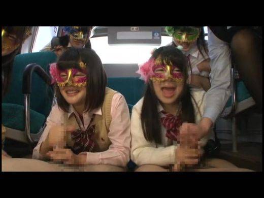 【クリスタル映像】変態女子校生集団逆痴漢 #003 TMHK-001-03　サンプル画像3