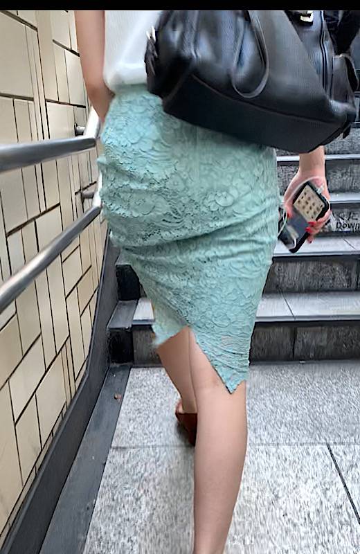 【淫乱OLのエロ尻】必聴!美人レースタイトスカートの美尻エロ尻フォルムをさらけだす!【371】 サンプル画像2