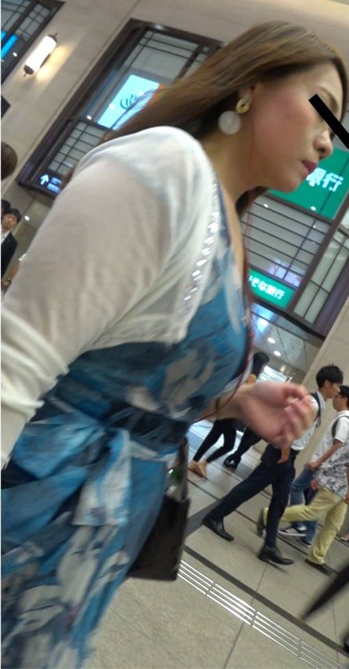 新~極上のおかず718(爆揺れボインな美人お姉様のGカップ乳!) サンプル画像1