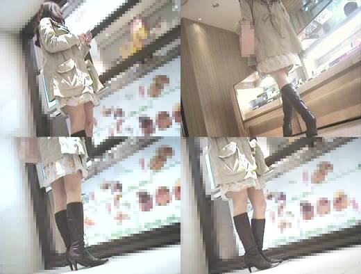 (新・高画質顔出し)超美人お姉さん×白バックレース縁取りP直下モロ×花柄ミニワンピ サンプル画像3