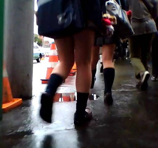通学中の制服女の子を追跡！【動画】03とJony 02 セット販売　サンプル画像3