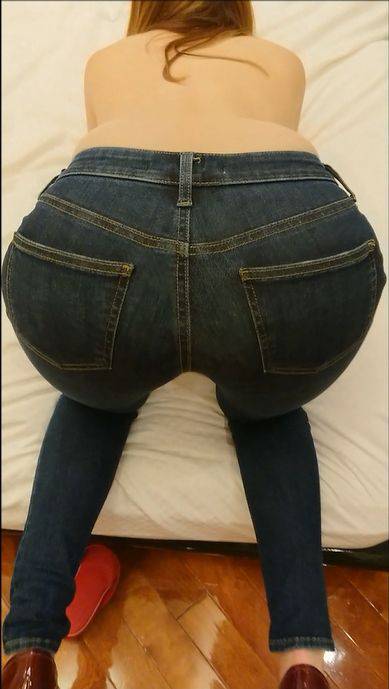 【極上尻】街行く男にズリネタにされまくってる細身モデル体型女の巨尻デニムヒップ　サンプル画像2