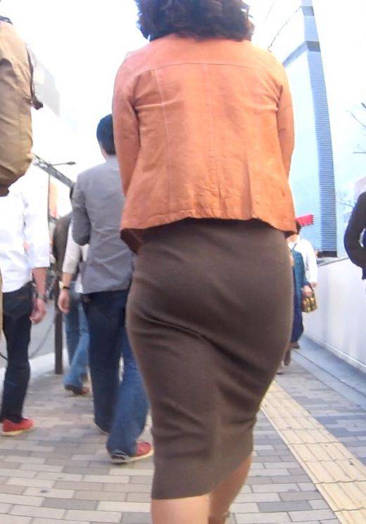 尻肉バズーカなお姉さんのデカ尻84 サンプル画像3