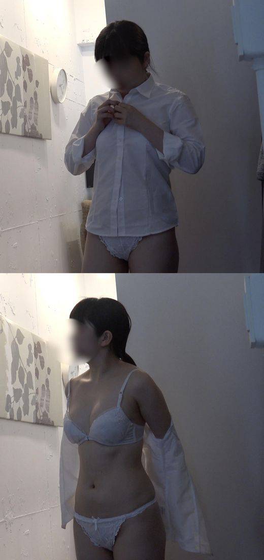【4K清純系女子◯生2】第二弾!親戚の娘学校帰りの着替え!盗撮! サンプル画像2