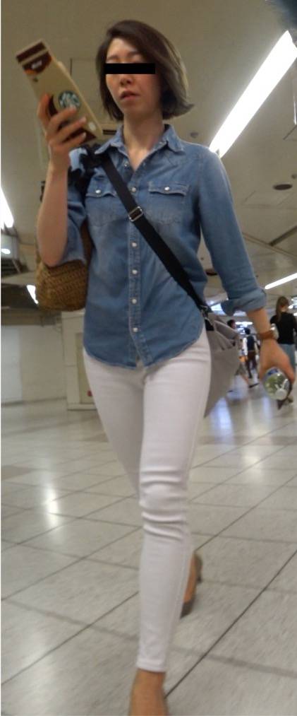 激アツおかず24（驚愕のフロントエロスな美脚OL様！フロントで抜ける）&ensp;　サンプル画像1