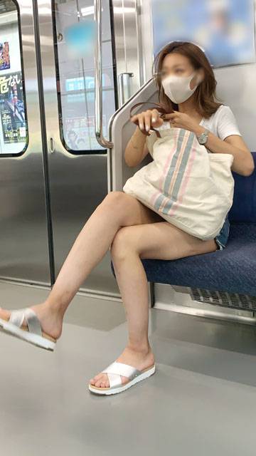 露出度高めファッションのスタイル抜群お姉さん（後編）&ensp;　サンプル画像1