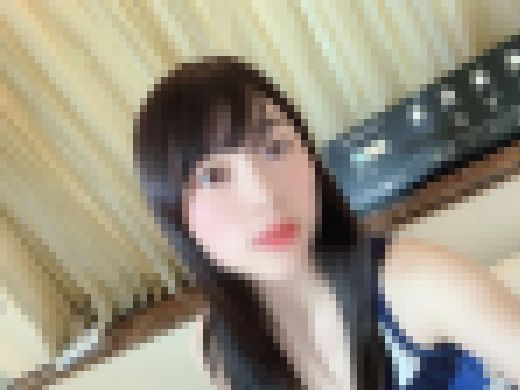 個撮）＃ノーカット撮影＃エロい舌使い。顔と反比例するスケベな舌使いでチ●ポを舐る清楚系代表美女さとみちゃんのノーハンドフェラ動画　サンプル画像1
