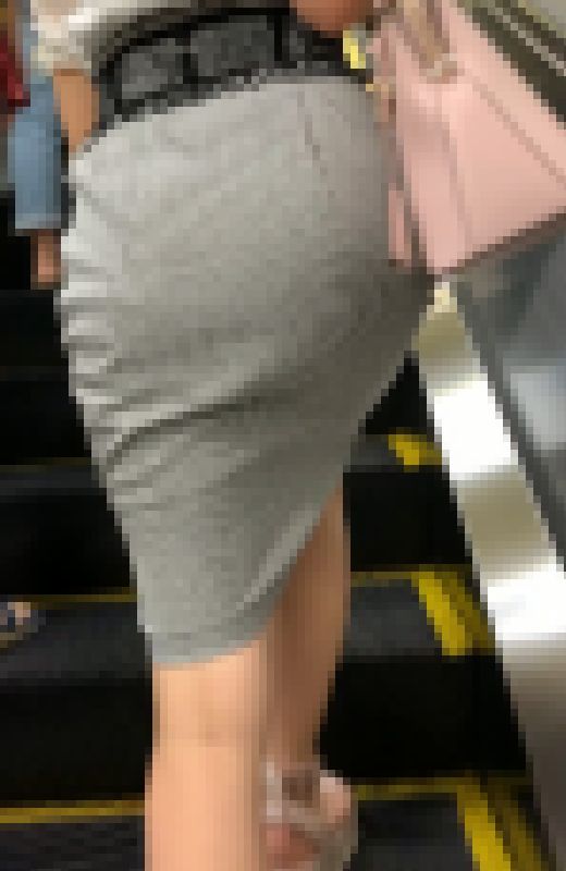 【ビッチなエロ尻！】キャバにいそうなエロいお尻で爆尻を見せつけるデカ尻女！パンツずらしてチンポをぶち込んで！【505】　サンプル画像1