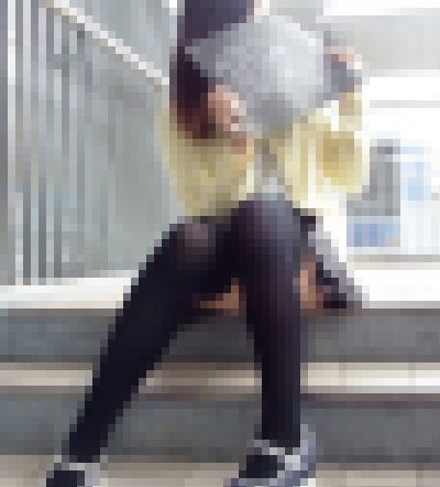 【偽装美人時計極悪盗撮】美脚ニーソ美少女編 美人時計撮影+アンケート 対面パンチラ盗撮動画SP6 サンプル画像2