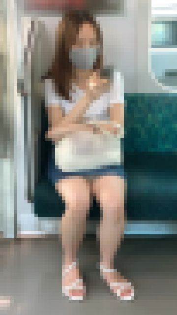 デニミニ生脚がエロすぎるマスクをしていても分かる圧倒的美女(其の二) サンプル画像1