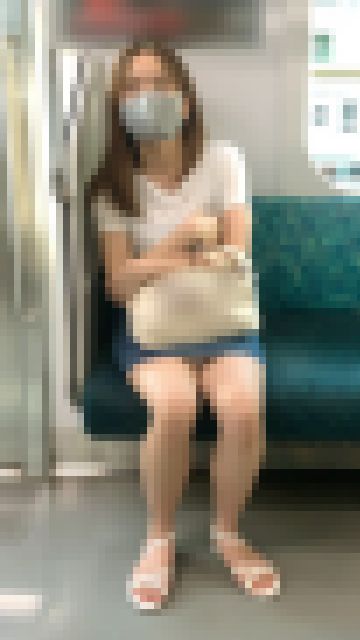 デニミニ生脚がエロすぎるマスクをしていても分かる圧倒的美女(其の二) サンプル画像3