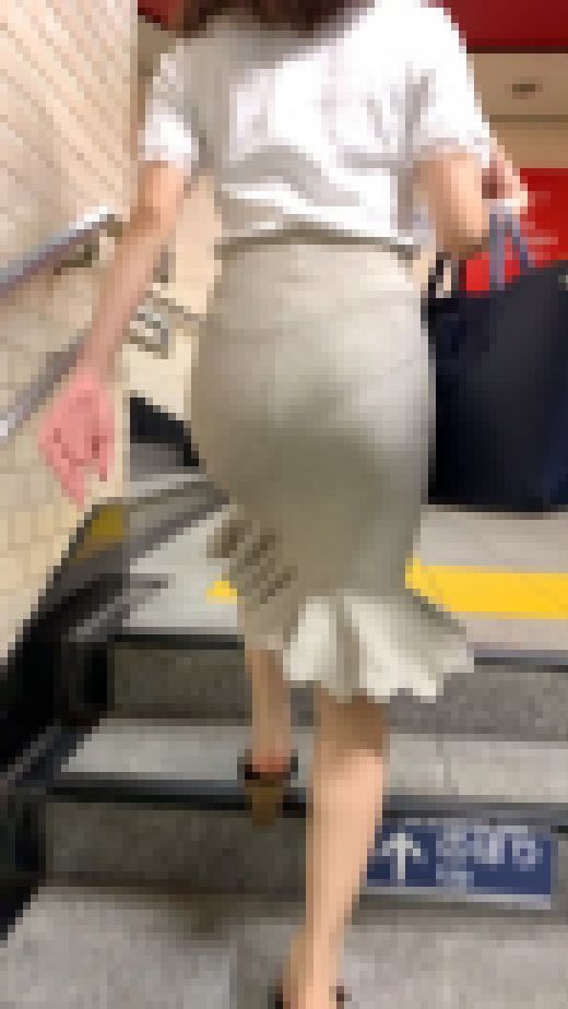 《セ・ク・シ・ー！！》 No.1240【尻肉がハミ出すタイトなフリルスカート着衣尻】　サンプル画像1