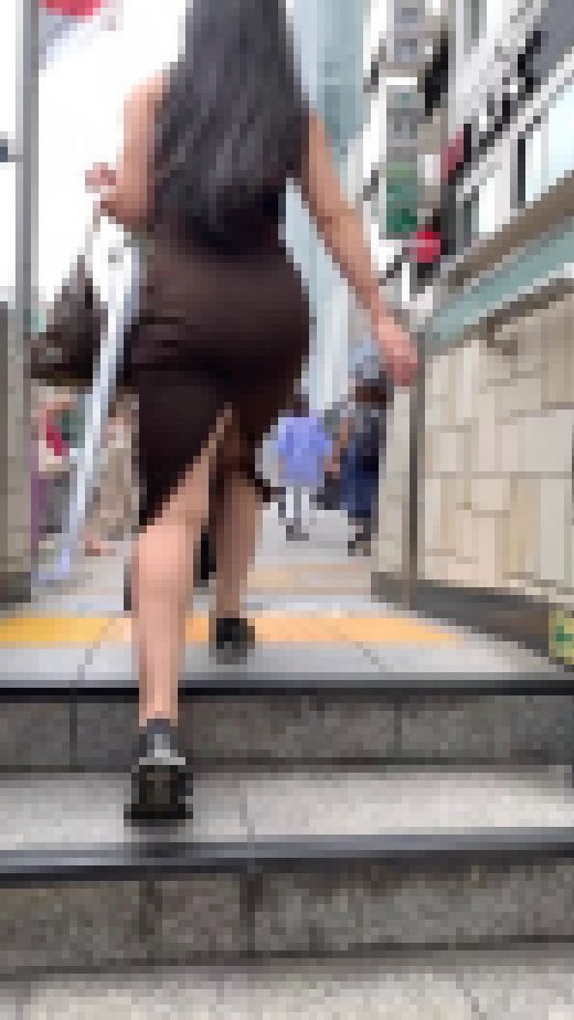 《誘ってる！間違いない！》 No.1244【深いスリットから放たれるフェロモン姉さん】　サンプル画像3