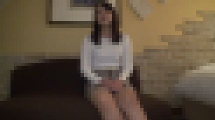 美乳で清楚系の25歳花屋店員が初ハメ撮りで何度も絶頂　サンプル画像1