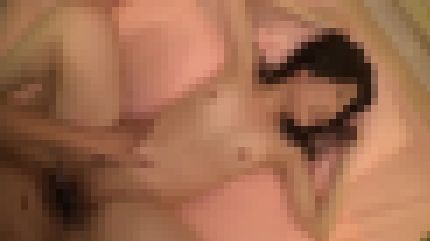 色白清楚系の20歳専門学校生が初ハメ撮りで敏感な身体ですぐにパンツを濡らしてしまう　サンプル画像3