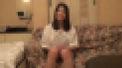 清楚系で美乳の20歳専門学校性が彼氏のために緊張の初ハメ撮りに挑む　サンプル画像1