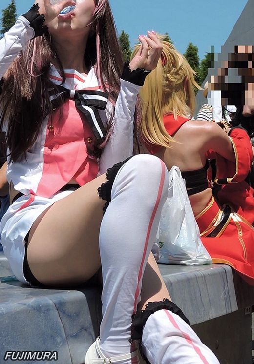 コスプレ2018夏細くてエロい脚に興奮！水分補給【動画】イベント編 4810　サンプル画像3