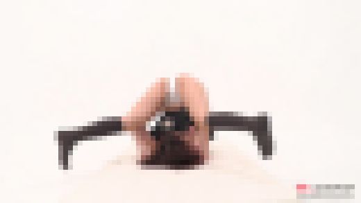 あけみみう Y字バランスでお尻のパンツがパツパツに！マット運動　サンプル画像3