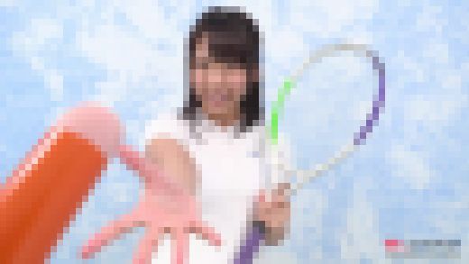 稲場るか 4K動画 大きなおっぱいを揺らしながら四つん這いでねっとりとソーセージ舐め サンプル画像1