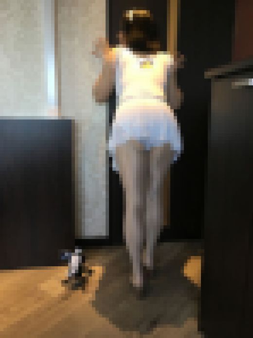 セレブ冴栄子の「純白レオタードのままいやらしいことして！」　サンプル画像2