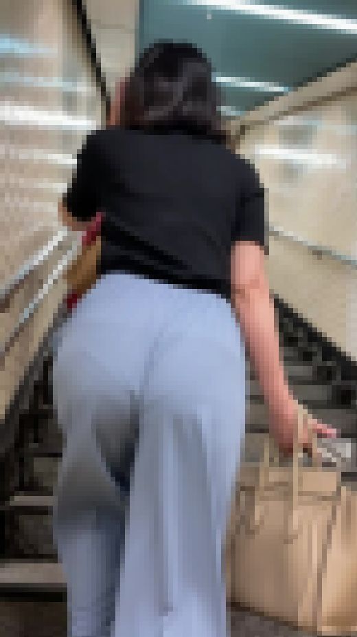 【Pライン】清楚系お姉さまの食い込みPライン丸出しのお尻　サンプル画像1