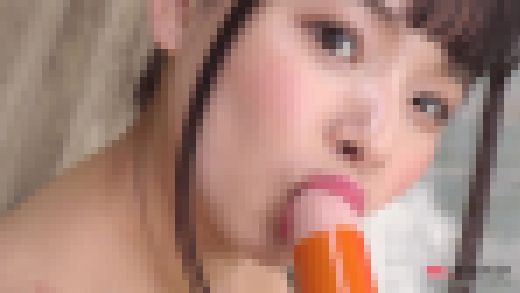 丘えりな 4K動画 長い舌が絡みつく!見つめながらジュポジュポとソーセージ舐め サンプル画像2