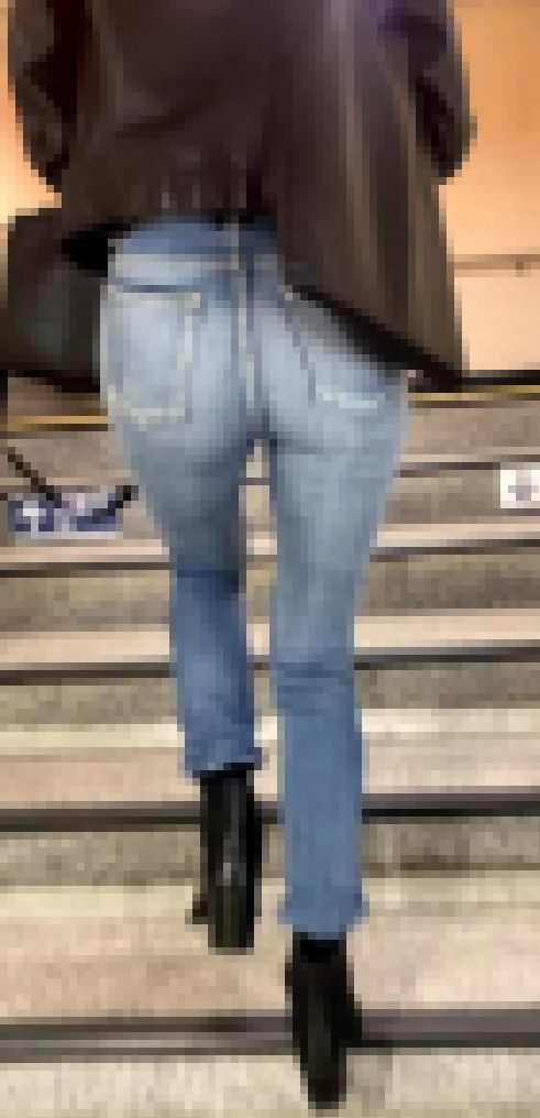 【極上ジーンズ】ギャル系お姉さんのスタイル抜群のお尻 サンプル画像1