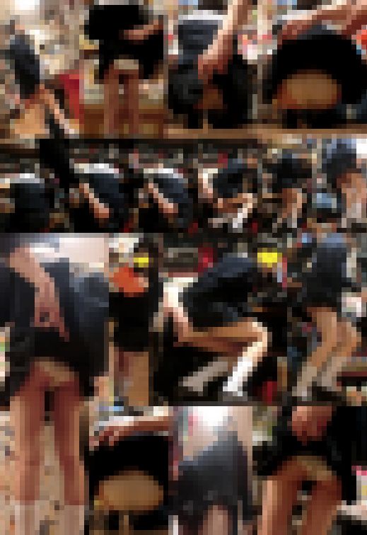 【鬼畜スカートめくりvol39】めくりに気付いて逃げる制服美少女のお尻まる出し14連めくり～　サンプル画像3