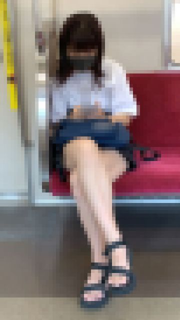 新鮮で美味しそうな生脚を披露してくれた可愛い女子大生（其の六）　サンプル画像1