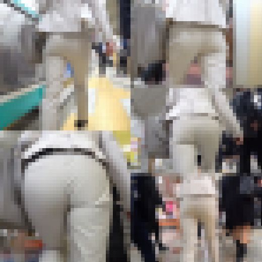 お洒落なパンティー着用のパンツスーツOLの出勤風景　サンプル画像1