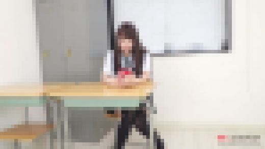 なつめ愛莉 FHD動画 スマホ返して！我慢してパンツを見せたらおっぱいまで見せることに！？ごめんねパンチラ　サンプル画像1