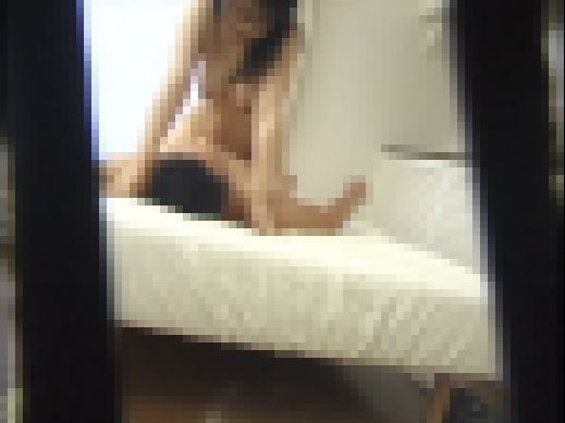 若者チ〇ポの勃起に出張マッサージの人妻が仕事を忘れて中出しSEX！File.1　サンプル画像3