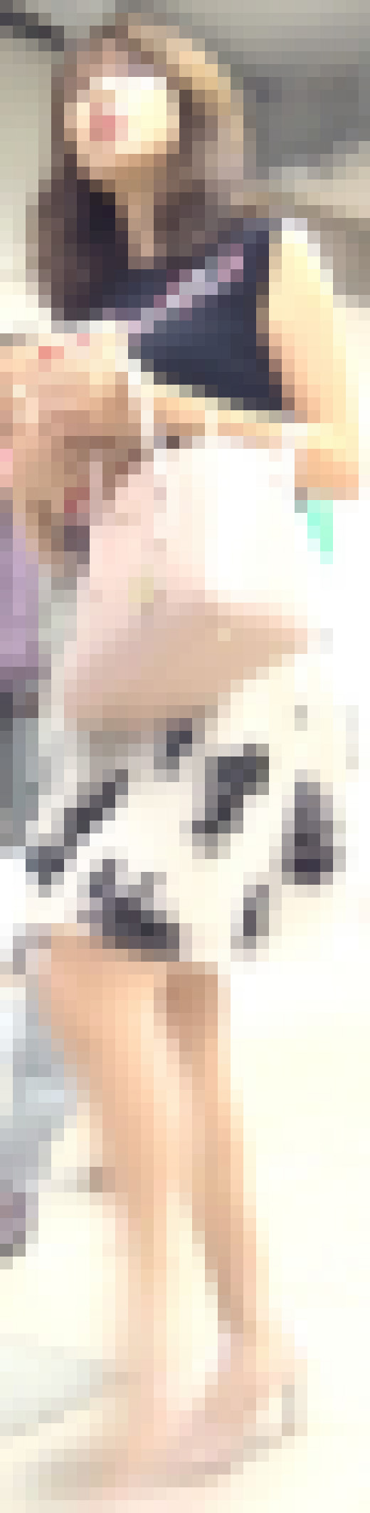 [★新作][★顔出し]パンチラ盗撮 かわいいモデル系女子 ガードル風レースの白パンツ　サンプル画像1