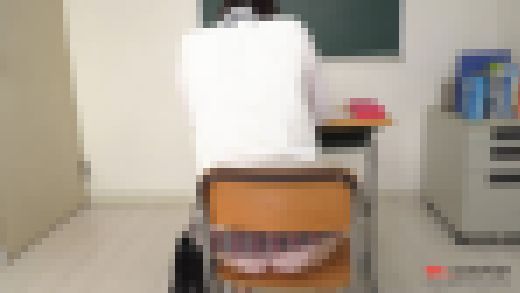 一ノ瀬恋 FHD動画 スカート短すぎてパンツ丸見え状態なのに見られて怒る同級生。学園編【連続企画第一弾】　サンプル画像1