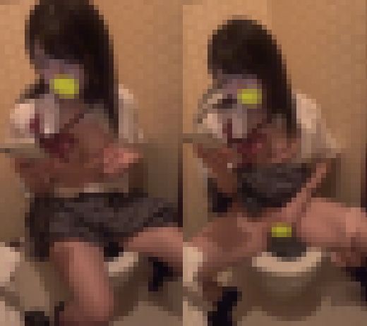 デパートのトイレでこっそりオナニーしちゃうJK58　サンプル画像1