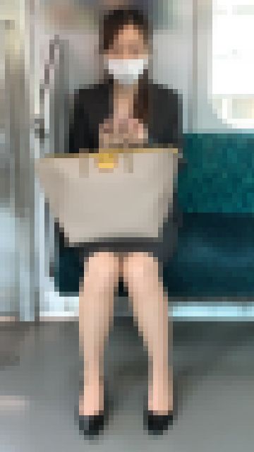 スーツ姿が似合うとんでも美脚の美人OLさんを大量撮影(其の三) サンプル画像1