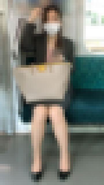 スーツ姿が似合うとんでも美脚の美人OLさんを大量撮影(其の三) サンプル画像2