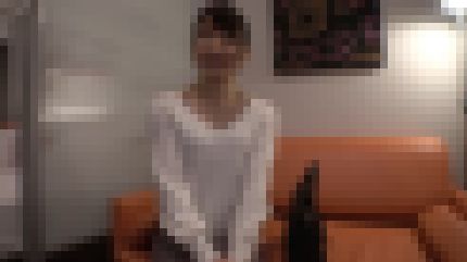 色白清楚系の20歳女子大生が初ハメ撮りで感度抜群の体で足をガクガクさせて何度も絶頂　サンプル画像1