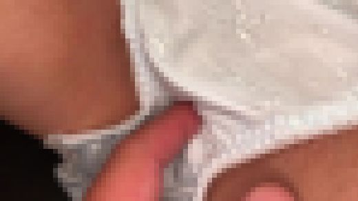 立ち仕事に疲れたパートの若妻さんにドリンクをあげたら寝落ちしたんでイタズラ [KITR-00328]　サンプル画像1