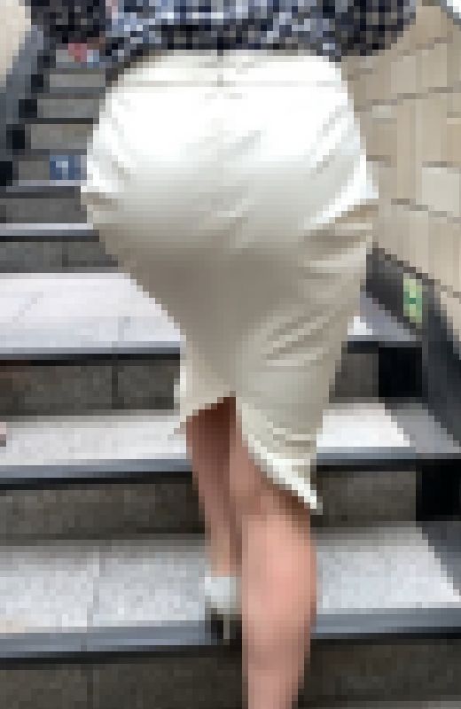 【タイトスカートとデニム肉尻】両方キャリアウーマンの可愛いお尻とカッコいいお尻。ぷにぷに？張りのある肉尻？ぶち込む【582】　サンプル画像1