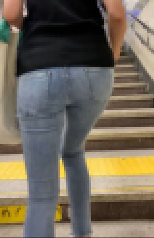 【タイトスカートとデニム肉尻】両方キャリアウーマンの可愛いお尻とカッコいいお尻。ぷにぷに？張りのある肉尻？ぶち込む【582】　サンプル画像2