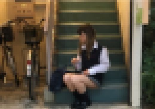 【見えちゃった系】制服パンチラ129 サンプル画像2