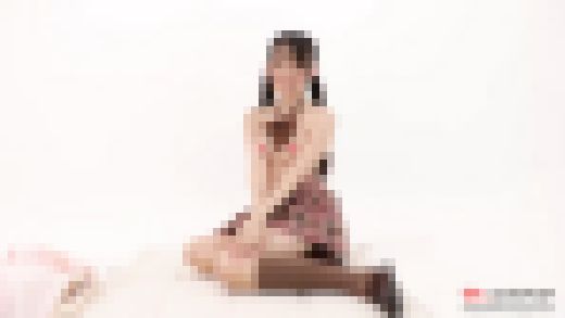 柳井める4K動画 一生懸命運動してたっぷりパンツを見せちゃう！マット運動　サンプル画像1
