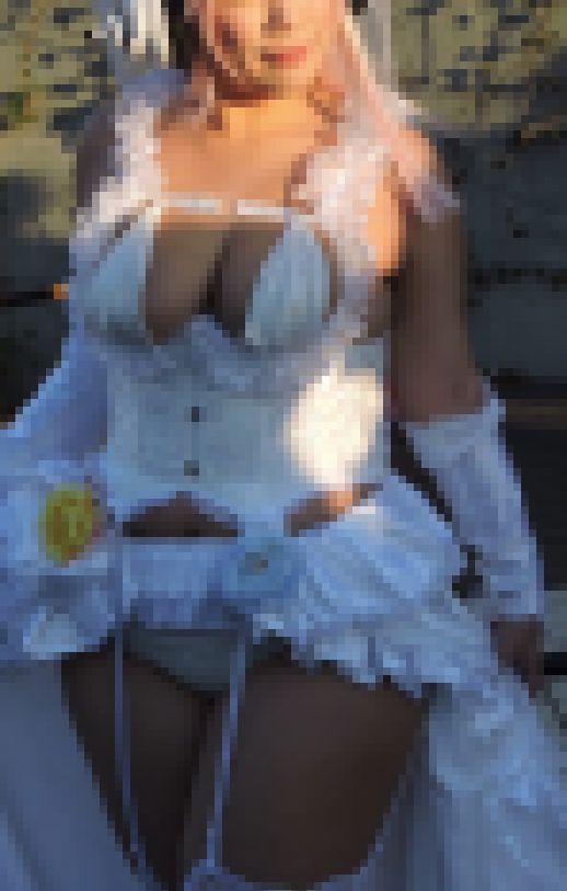 巨尻丸出しにフル勃起！自分で衣装をめくり露出コスプレ2017冬【動画】イベント編 3847～3850セット販売　サンプル画像1