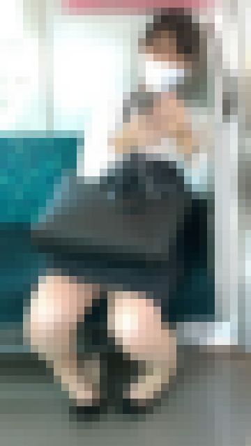 蒸れたパンプスを脱いでリラックスする可愛いOLさん(其の二) サンプル画像2