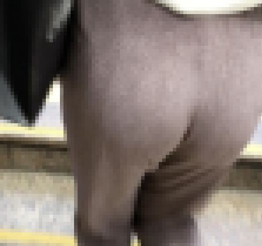 美尻の形丸わかりのピタパンで歩く超S級美女 サンプル画像2