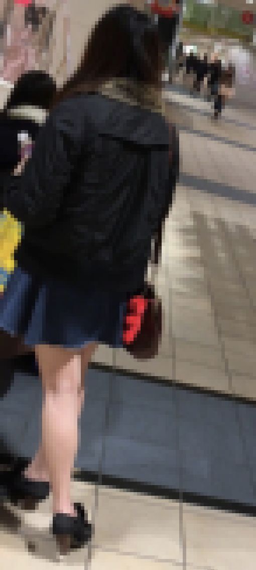 【デカ尻のエロスカート】デカケツのぷりっぷりのエロいスカートがイヤらしい。スカートをカッターで切って着衣で女に挿入【592】　サンプル画像1