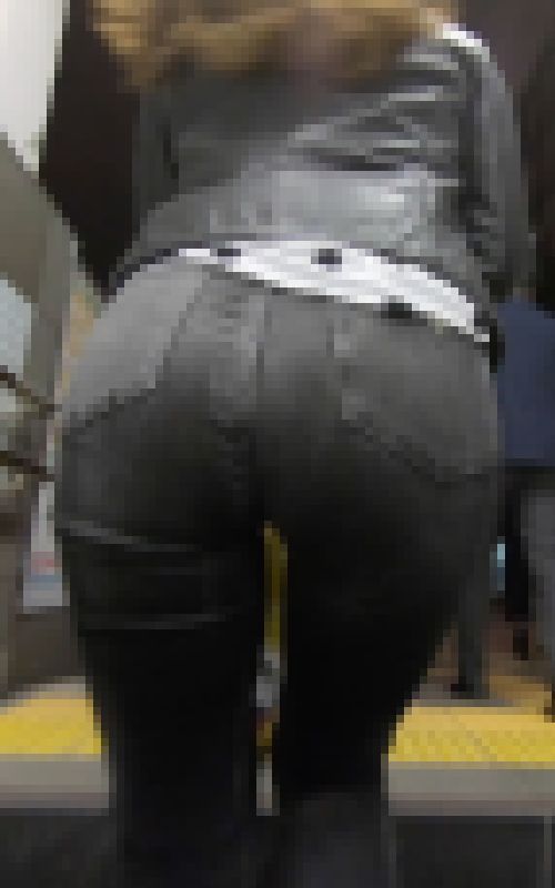 肉圧 黒スキニージーンズ　サンプル画像1