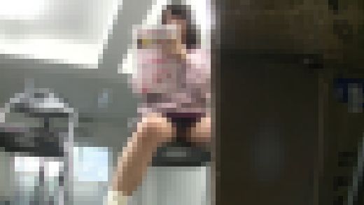 盗み見 No.057【息をひそめて物陰から着替えを覗き見】 [NSMM-00057]　サンプル画像1